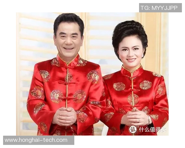 足球球星唐装风采展现融合传统文化与现代体育精神